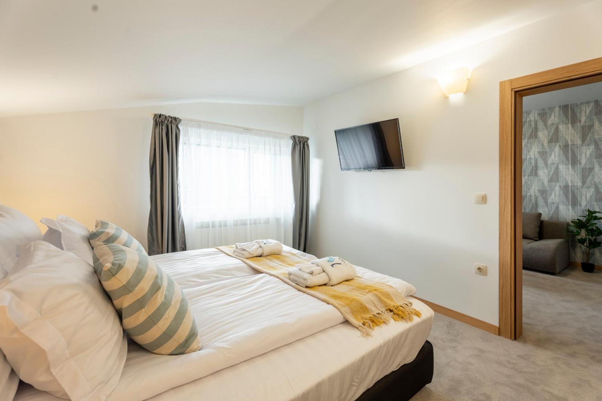 103 View Park Hotel Panichishte Dış mekan fotoğraf